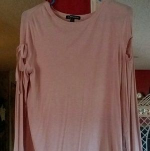 Longsleeve cold shoulder